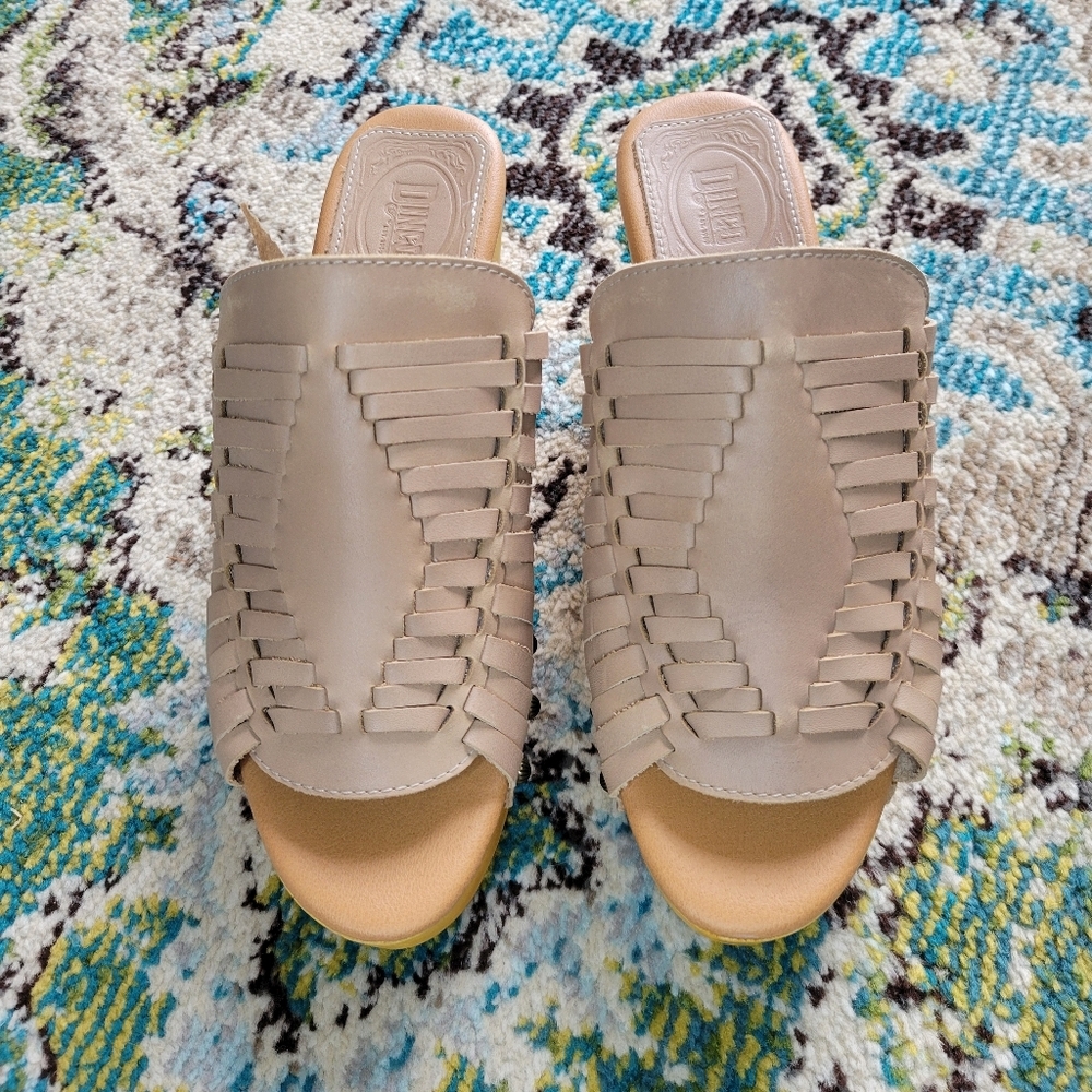 NWT Dingo 100% Leather Tan Woven Platform Women's‎ Summer Heels, Size 9.5